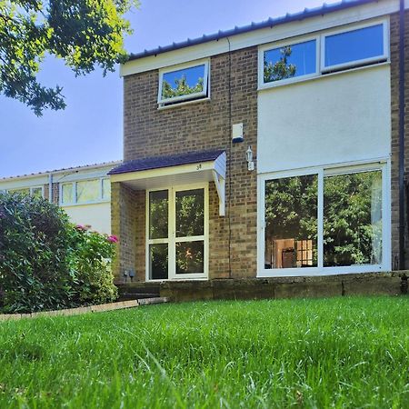 Twin Room In Crawley,Gatwick,West Sussex Ifield Esterno foto