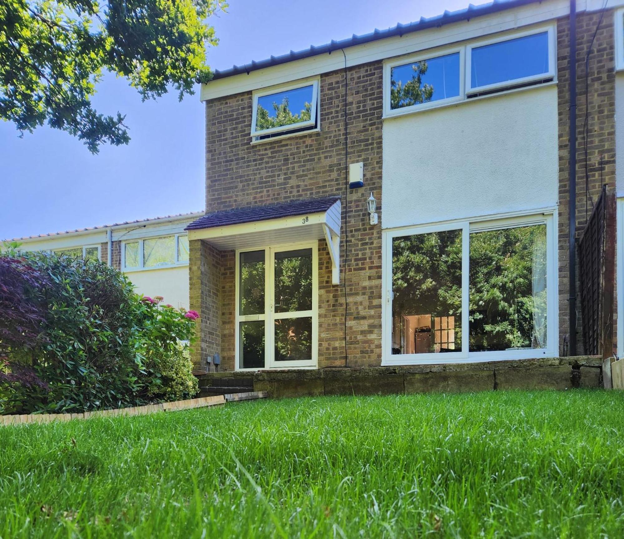 Twin Room In Crawley,Gatwick,West Sussex Ifield Esterno foto